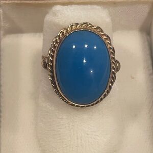 Solid Vintage 14k Gold Ring with Natural Turquoise stone.4.8 G SZ 5.5
Sizable